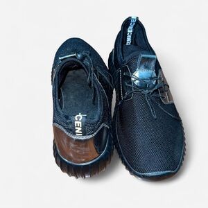 Omega Walk Womens Superflex 2.0, Sneakers. Black Size 6.5